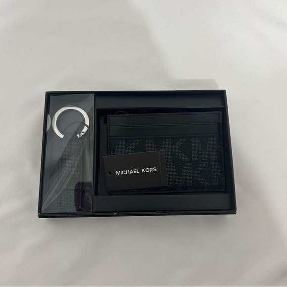 Michael Kors Set Card Holder and key chain - Picture 4 of 8
